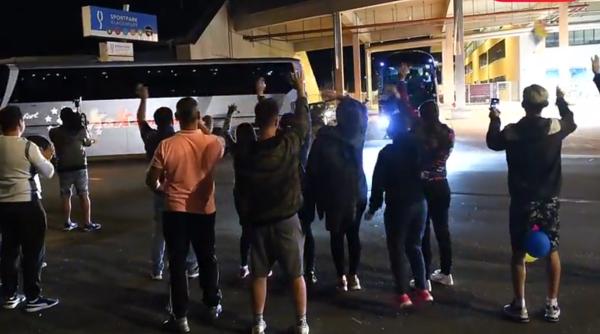 Românii din Austria i-au așteptat pe „tricolori”: „Ne-ați făcut să ne simțim iar mândri!“