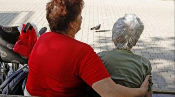 Italia. ADIO badante și menajere! Se schimbă contractele de muncă: Mai mulţi bani şi protecţie pentru „asistenții de familie“