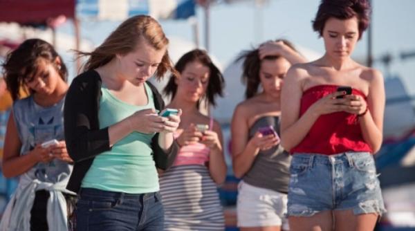 Minorii, vizaţi de un proiect al Ministerului Sănătăţii. NU vor avea voie să faca asta