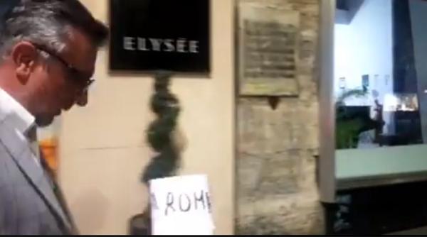 Protestatarul Ceauşescu, cadou surpriză pentru senatorul Romaşcanu: „Îl duceţi la partid“. Reacţia PSD-istului (VIDEO)