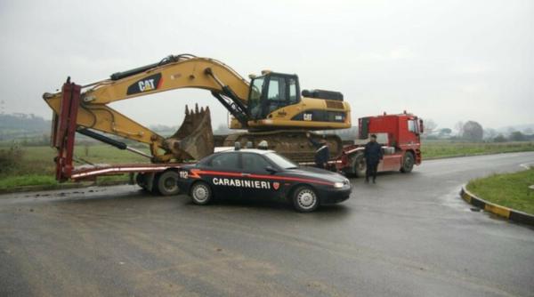 Italia. Român arestat lângă Roma, după ce a fost prins conducând un excavator furat în valoare de 250.000 de euro