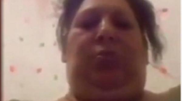 Femeia care s-a filmat în timp ce-și tortura fetița de 5 ani a fost PRINSĂ de poliție. ULTIMA ORĂ