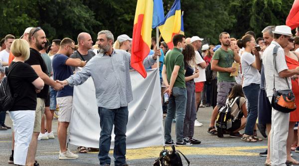 PROTEST ANTI-BOTNIȚĂ. Cine e femeia care a ELECTRIZAT mulțimea. Acțiunea care a stârnit ROPOTE de APLAUZE 