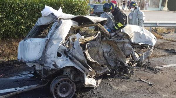 Italia. Un român a murit azi într-un accident teribil: Mașina în care era Nicolae e un morman de fiare