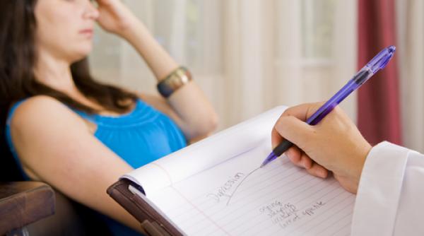 Efectele COVID 19: a crescut numărul tinerilor și al cadrelor medicale cu depresie