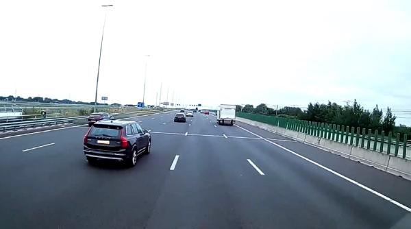 Român executat silit pentru o manevră greşită în Olanda. Gestul său, des întâlnit pe străzile din România 