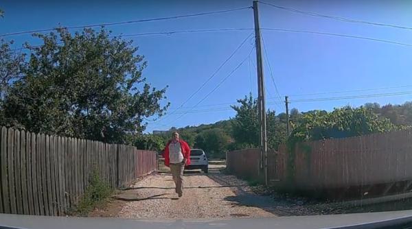 Bătaie între doi candidaţi, chiar în ziua alegerilor. Ameninţări şi maşini distruse - VIDEO