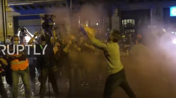 Spania. PROTESTE cu capete de PORCI în Catalonia după ce Quim Torra a fost suspendat din funcţie - VIDEO