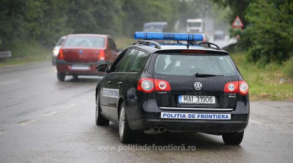 Autocar, verificat la sânge de poliţiştii de frontieră. Ce au găsit, în compartimentul bagajelor