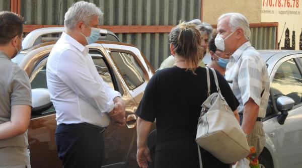 PROTEST la Biroul Electoral: Tudorache a ieșit în stradă alături de susținători ai PSD care cer renumărarea voturilor