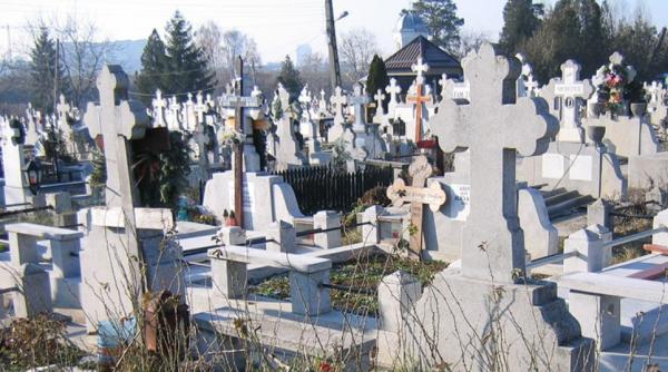 Satu Mare. Crucile ostașilor români din cimitirul memorial de la Socond au fost DISTRUSE. Prefectul cere o anchetă