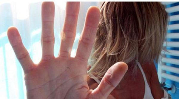 Italia. Prostituată româncă, bătută şi violată de un client furios