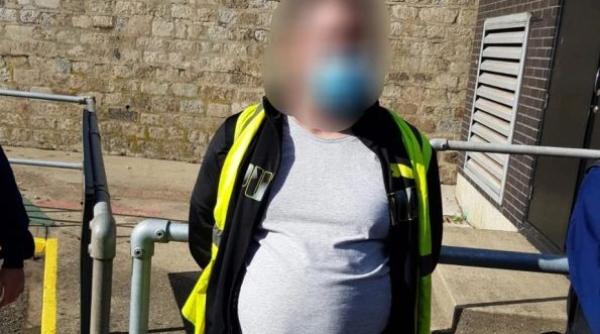 Marea Britanie. Şofer român de TIR, prins în timp ce încerca să scoată migranți ilegali din ţară