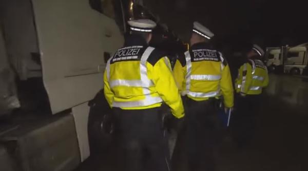 Germania. Șofer român de TIR, scandal monstru cu polițiștii: „Păi eu vin la tine acasă, băi frână!?” (VIDEO)