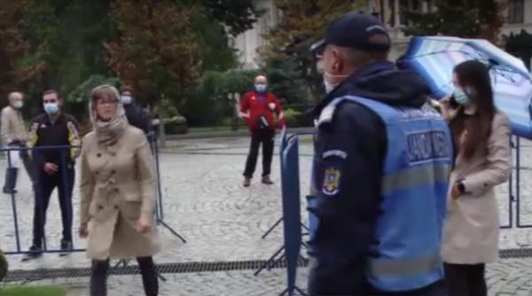 Pentru prima dată în istorie, mai mulţi jandarmi decât pelerini la hramul Sfintei Parascheva