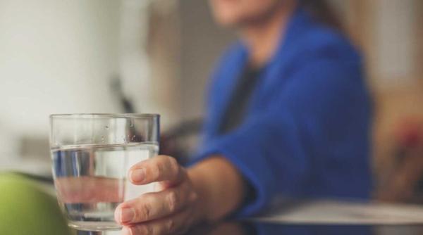 Nouă escrocherie, pusă la cale de români, face ravagii în Austria: „Doar puțină apă, te rog!“