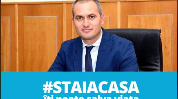 Primarul din Crevedia, care a petrecut alături de lăutari victoria de la locale, depistat cu Covid-19 