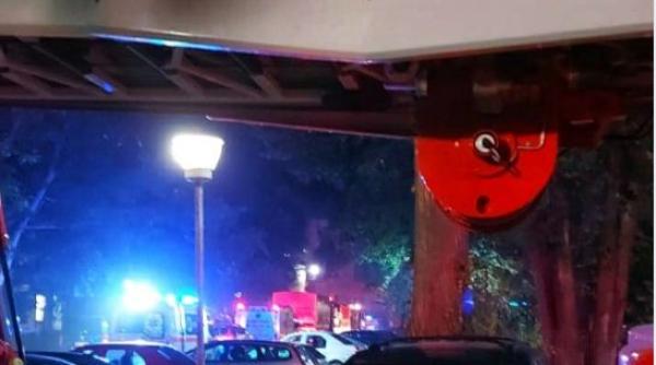 Trei copii români şi bătrân, intoxicaţi cu fum în urma unui incendiu. Focul ar fi fost pus intenţionat