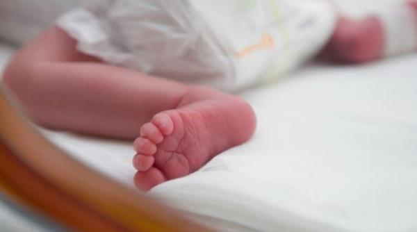 O femeie a vrut să-și vândă fiica nou-născută. Intenţiona să-și cumpere o pereche nouă de cizme