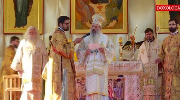 Mitropolitul Moldovei, citate din Donald Trump la slujba închinată Sfintei Cuvioase Parascheva