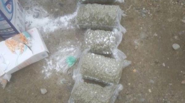 Român, prins cu şase kilograme de droguri. Venise să ridice un colet trimis din Spania