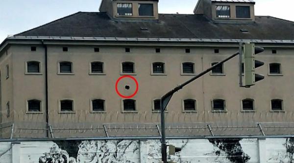 Un român, evadare ca în filme dintr-o închisoare de maximă securitate din Austria: A săpat prin zid