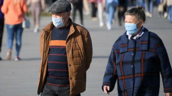 Masca de protecție, OBLIGATORIE în tot județul Caraș-Severin: Poate fi și o eșarfă