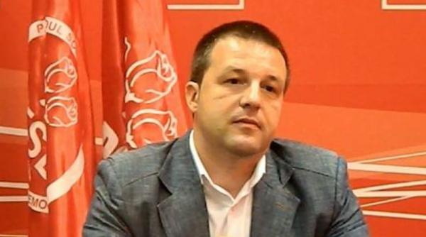 Primarul din Brăila: "Victorie! Fără mască! Decât o viaţă SLUGĂ, mai bine 4 ani VULTUR"