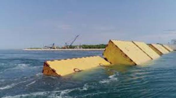 Veneţia, salvată de o maree înaltă, pentru a doua oară, de un sistem de apărare 