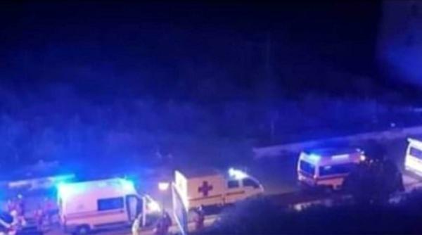 Convoi de ambulanțe în Italia. Scenariul de groază se repetă: Zeci de bătrâni cu COVID transportați la spitale