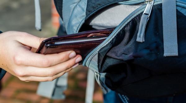 Spania. Zeci de români RĂSPLĂTIȚI cu ajutoare sociale, după ce au FURAT peste 12 milioane de EURO