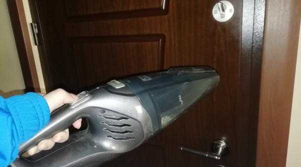 Germania. Tânăr român, metodă inedită de furt: A scos zeci de mii de euro din seif cu ASPIRATORUL