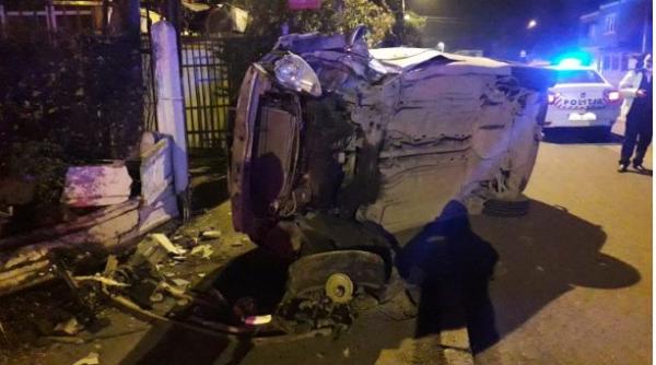 Cinci români, între care trei copii, răniţi. Mașina în care erau s-a răsturnat în Cluj