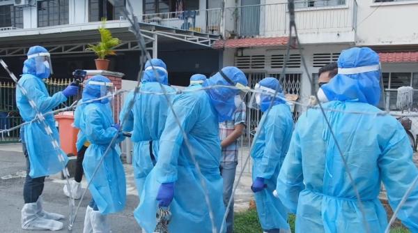 O țară a plasat în carantină peste 10.000 de poliţişti pentru a frâna răspândirea pandemiei