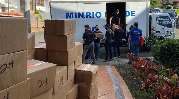 Distribuitorul, un român de 54 de ani: 30 de costaricani AU MURIT după ce au băut GUARO contrafăcut cu metanol