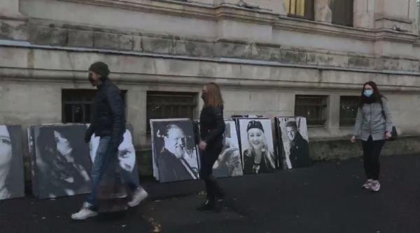 Incendiu Colectiv: 5 ani de la tragedia care a îngenuncheat România, 65 de tineri români au murit. Lanț UMAN în ziua comemorării (VIDEO)