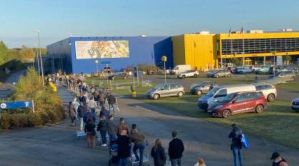 Belgia. Cozi uriașe în fața marilor magazine înainte de lockdown: „Nu am experimentat acest lucru în primăvară”