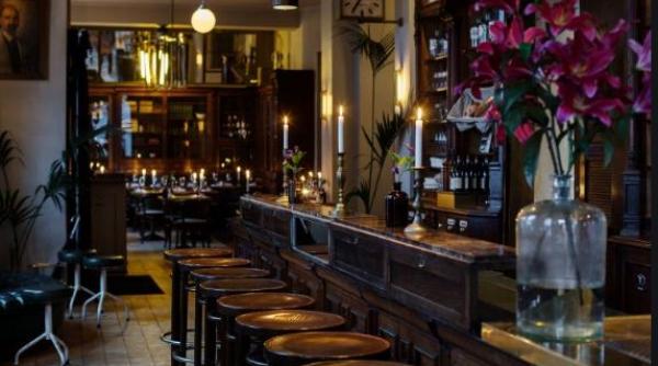 Elveția: Geneva închide barurile, restaurantele şi magazinele neesenţiale pe fondul creșterii cazurilor Covid