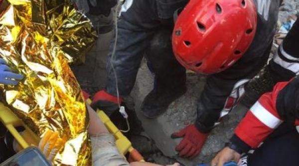 Fetiță de patru ani, salvată de sub dărâmături, la 91 de ore de la cutremurul din Turcia. Primarul Izmirului: ”Am asistat la un miracol"