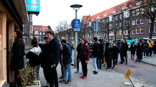 Olanda. Noi restricţii impuse din cauza pandemiei. Întâlnirile publice, interzise