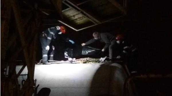 Doi copii români, electrocutați în gara din Petroşani: Un băiat de 12 ani a murit CARBONIZAT