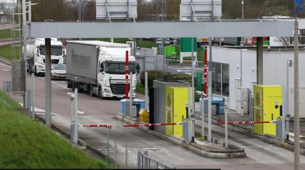 Franţa. Şofer român de autocisternă, la un pas să producă o tragedie pe o autostradă 