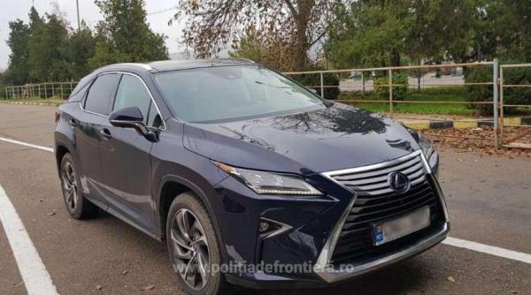 Lexus, căutat de autoritățile din Italia și Elveția, oprit la frontiera României. Şoferul a rămas pieton
