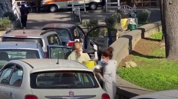 Soluții extreme în Italia. Pacienți suspecți de Covid au primit oxigen în mașini, spitalul fiind copleșit (VIDEO)
