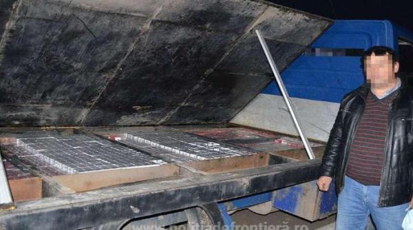 Român, oprit de poliţiştii de frontieră. Ce ascundea în podeaua autoutilitarei