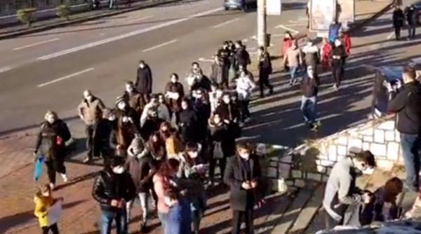 Protest la Piatra Neamţ, după tragedia de la Spitalul Judeţean de Urgenţă: "Jos, criminalii!"