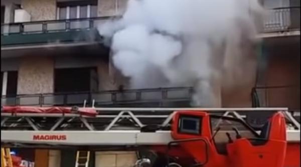 Italia. O româncă a dat foc patului după ce și-a surprins partenerul cu o altă femeie. Flăcările au cuprins toată locuința