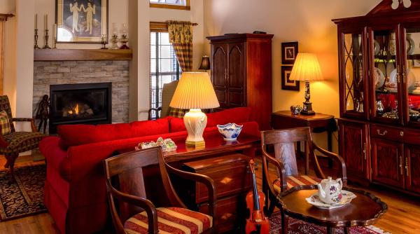 Mobila artizanală, o oportunitate de câștig pentru românii care se întorc în țară