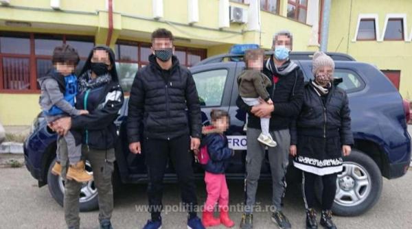 Două familii de sirieni au încercat să intre ilegal în ţară. Au traversat Dunărea cu ajutorul unei ambarcaţiuni 