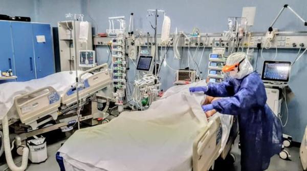 Asistentă româncă răpusă de complicațiile COVID-19 la doar 53 de ani. Nu avea alte boli asociate